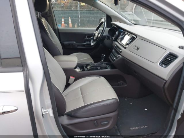 Kia Sedona Sx Luxury Image 3