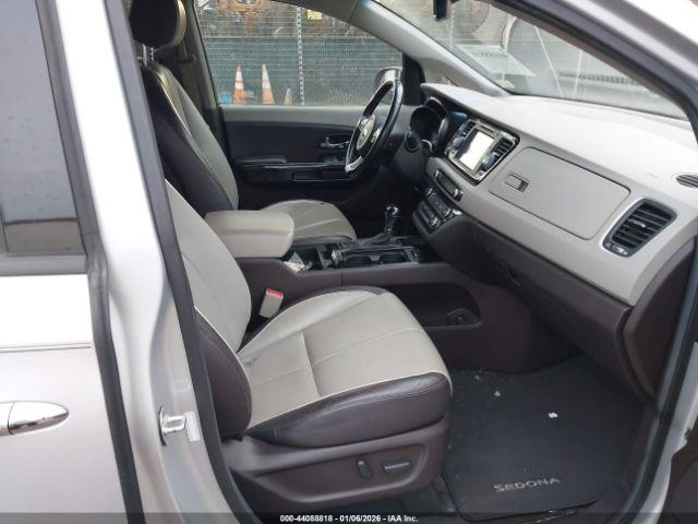 Kia Sedona Sx Luxury Image 3